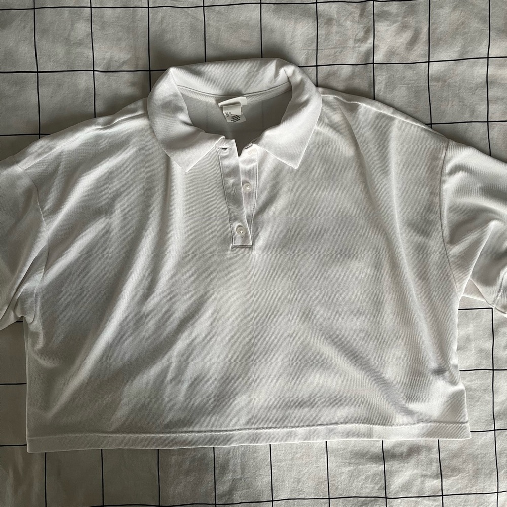 H&M Sport Cropped White Polo Top. Size Medium